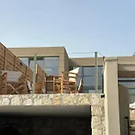 Endogeios Luxury ルートラキ