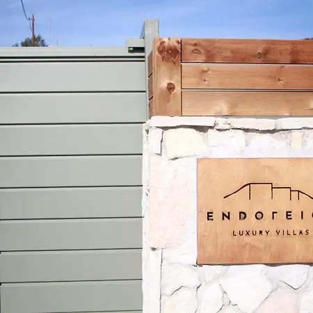 וילה Endogeios Luxury לוטראקי