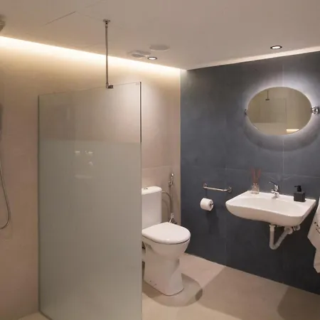 Endogeios Luxury לוטראקי