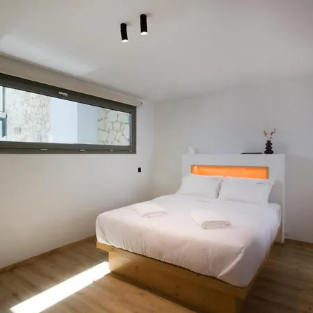 Villa Endogeios Luxury