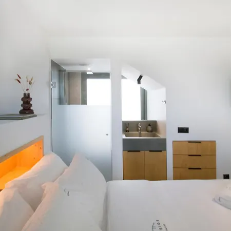 Endogeios Luxury