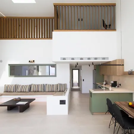 Endogeios Luxury Villa