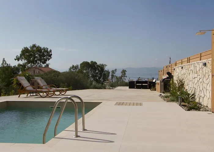 Endogeios Luxury * Λουτράκι